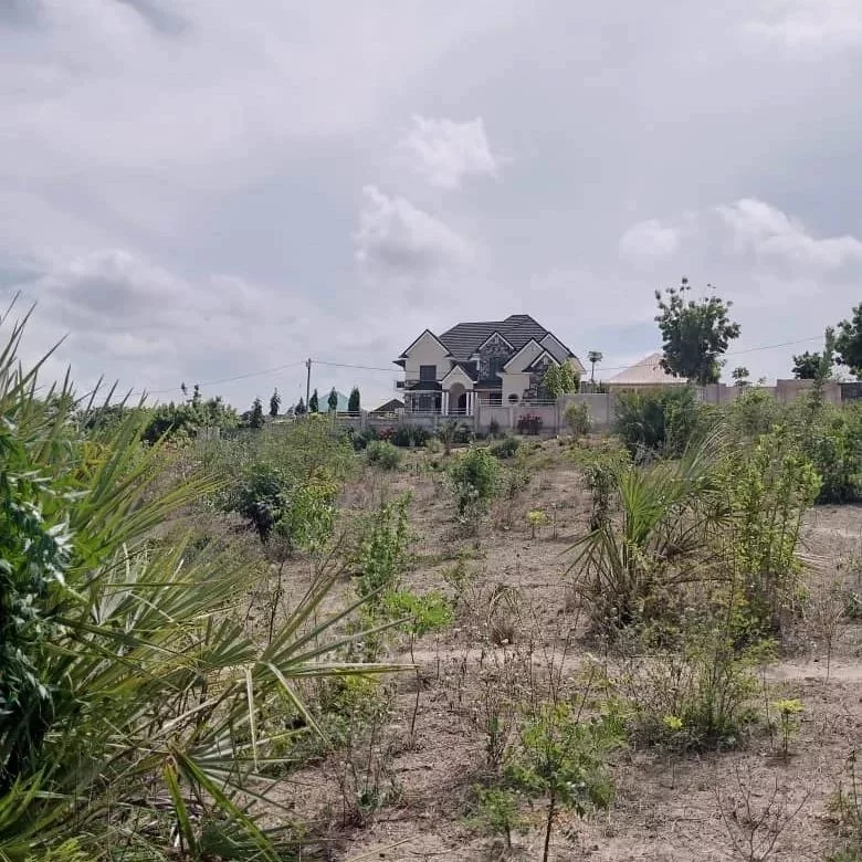50 BY 100 PLOTS FOR SALE IN YATTA, MATUU WARD