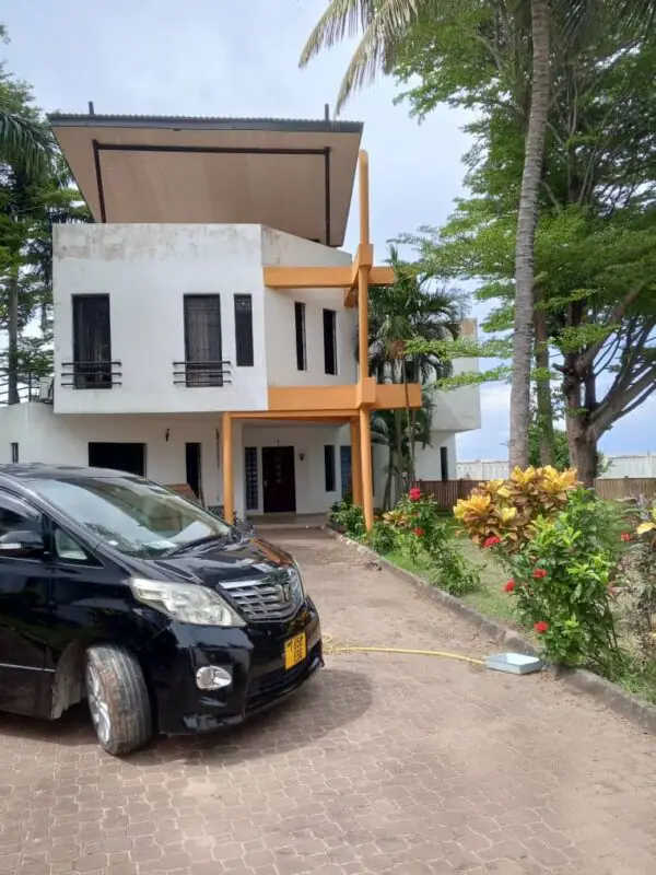 BEACH VILLA FOR SALE IN MOMBASA