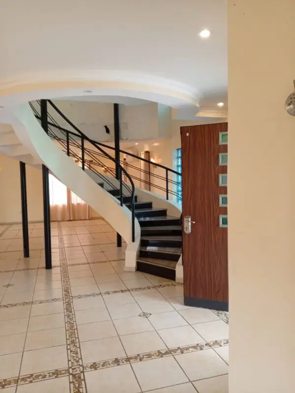 BEACH VILLA FOR SALE IN MOMBASA