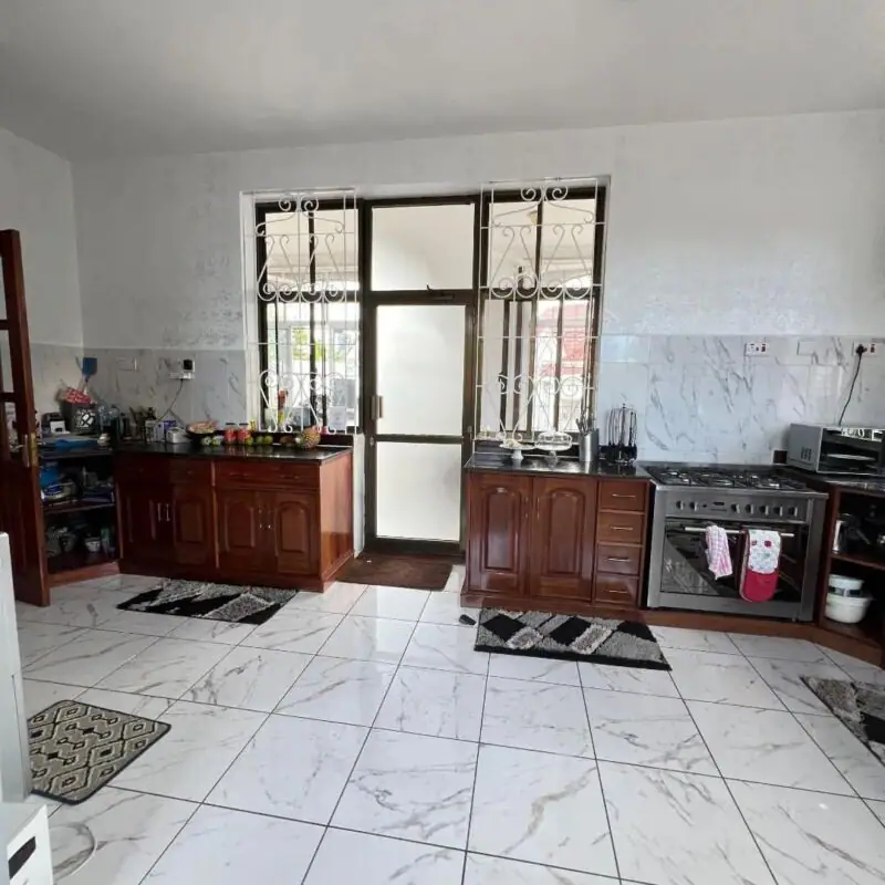 TOWN HOUSE FOR SALE IN SYOKIMAO