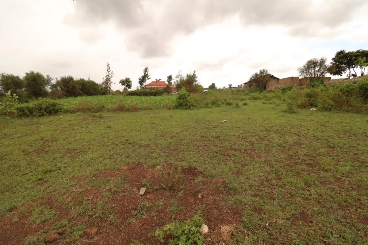 1 ACRE FOR SALE IN WITEITHIE, JUJA.