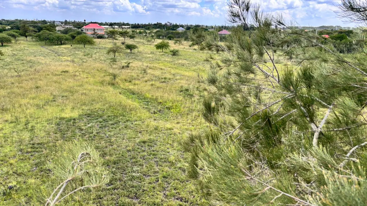 50 BY 100 PLOTS FOR SALE IN JUJA FARM.