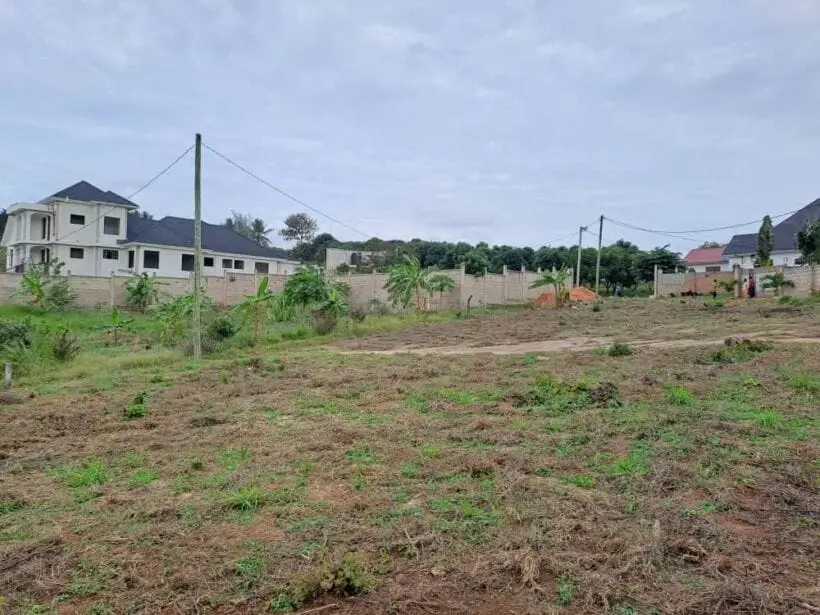 50 BY 100 PLOTS FOR SALE IN KIAMBU, BANANA.