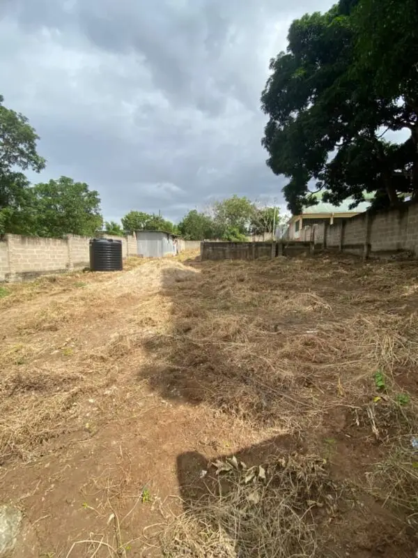 1 ACRE FOR SALE IN MAKUENI, KIBWEZI WEST.