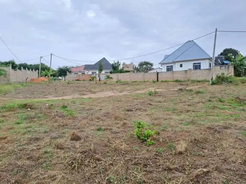 50 BY 100 PLOTS FOR SALE IN NAIVASHA, KINUNGI.